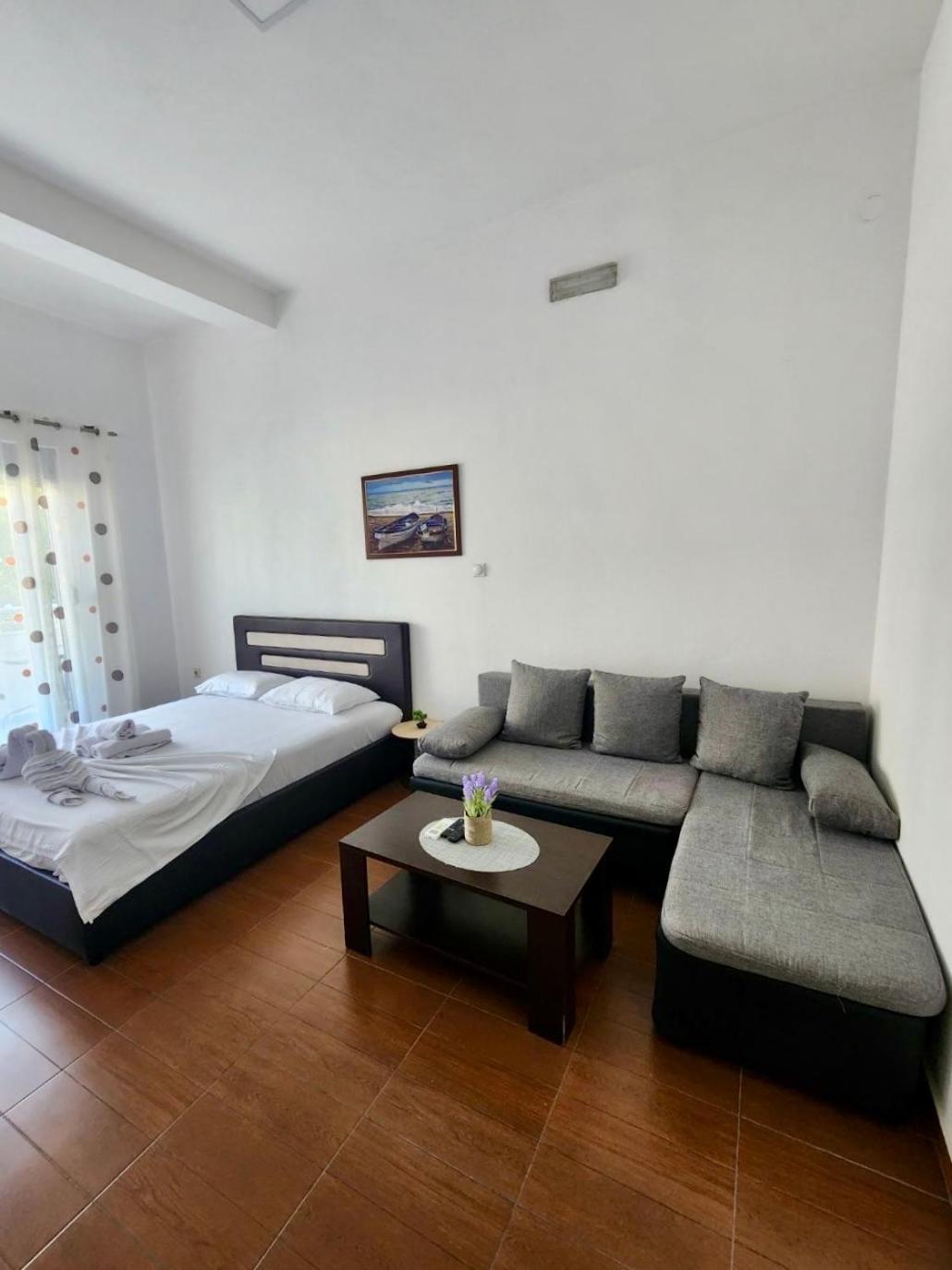Sunrise Apart-Hotel Ulcinj Buitenkant foto